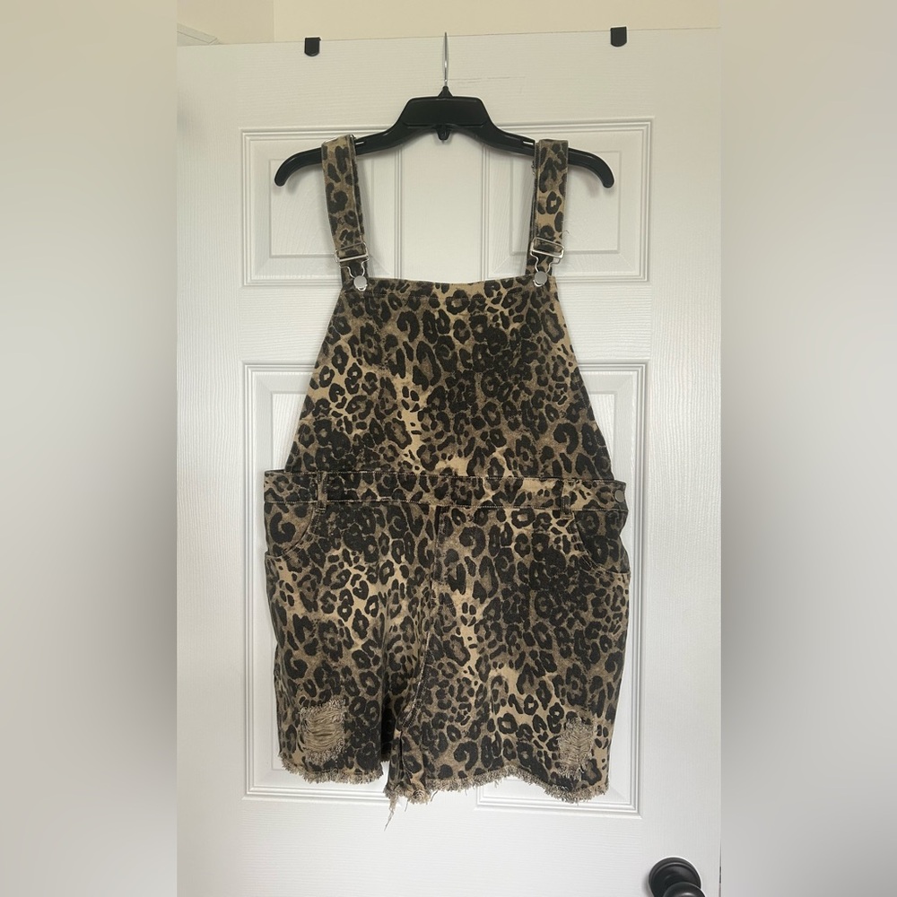 DAVI & DANI Leopard Print Women Shorts Overalls